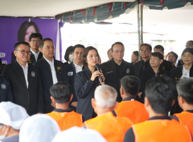 พิธีเปิดงาน “มหกรรมยกระดับคุณภาพชีวิตแรงงานอิสระ ... พารามิเตอร์รูปภาพ 1