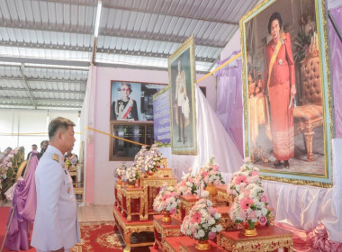 พิธีเจริญพระพุทธมนต์ ทำบุญตักบาตรถวายพระราชกุศล ... พารามิเตอร์รูปภาพ 2