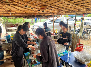 ลงพื้นที่สำรวจ และตรวจเยี่ยมศูนย์พักพิงชั่วคราว พารามิเตอร์รูปภาพ 5