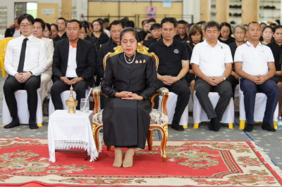 เข้าร่วมพิธีสวดพระพุทธมนต์และเจริญจิตตภาวนาอุทิศถวายพระราชกุศลแด่ สมเด็จพระนางเจ้าสิริกิติ์ พระบรมราชินีนาถ พระบรมราชชนนีพันปีหลวง ... พารามิเตอร์รูปภาพ 1