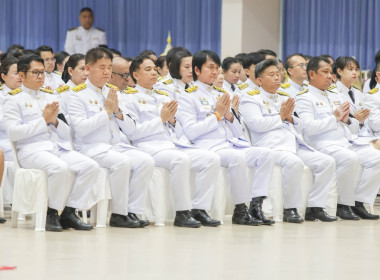 เข้าร่วมพิธีถวายราชสักการะเนื่องในวันพระบาทสมเด็จพระพุทธยอดฟ้าจุฬาโลกมหาราช และวันที่ระลึกมหาจักรีบรมราชวงศ์ ... พารามิเตอร์รูปภาพ 4