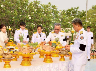 เข้าร่วมพิธีถวายราชสักการะเนื่องในวันที่ระลึก “ ... พารามิเตอร์รูปภาพ 3