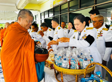 พิธีเจริญพระพุทธมนต์และตักบาตรถวายพระราชกุศล ... พารามิเตอร์รูปภาพ 5