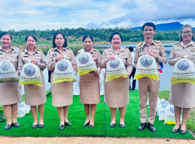 เข้าร่วมพิธีปล่อยพันธุ์สัตว์น้ำเนื่องในวันเฉลิมพระชนมพรรษา ... พารามิเตอร์รูปภาพ 6