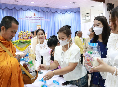 พิธีทำบุญตักบาตร ถวายพระกุศลสมเด็จพระอริยวงศาคตญาณ ... พารามิเตอร์รูปภาพ 17