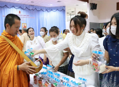 พิธีทำบุญตักบาตร ถวายพระกุศลสมเด็จพระอริยวงศาคตญาณ ... พารามิเตอร์รูปภาพ 18