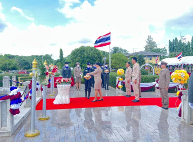 พิธีวางพวงมาลัยสักการะอนุสาวรีย์เจ้าพระยาราชสุภาวดี (สิงห์ ... พารามิเตอร์รูปภาพ 1