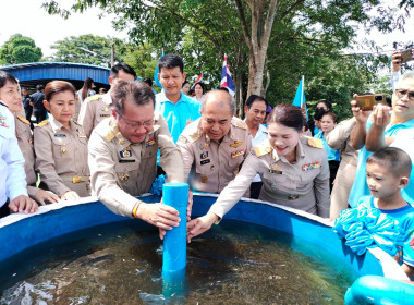 พิธีปล่อยพันธุ์สัตว์น้ำเฉลิมพระเกียรติ ... พารามิเตอร์รูปภาพ 4